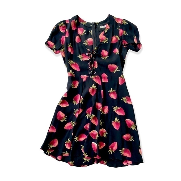 Reformation Koa mini dress, strawberry, size 2P - Picture 1 of 15